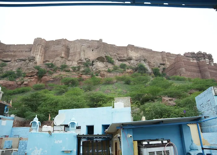 Hotel with view: Mh Guest House