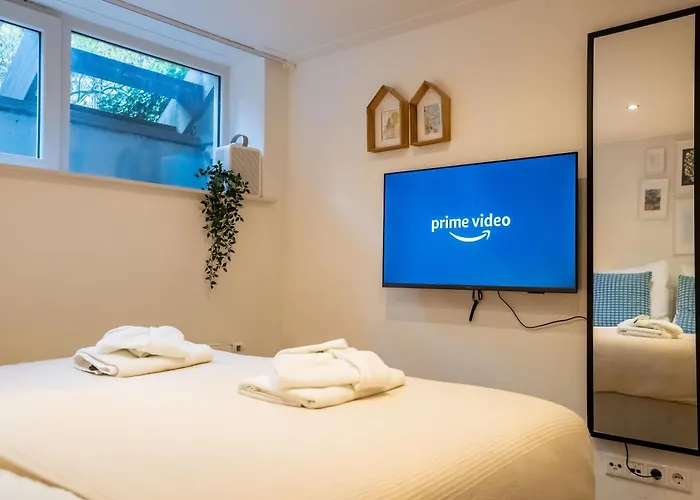Nassau Canal Suites - In The Heart Of The City