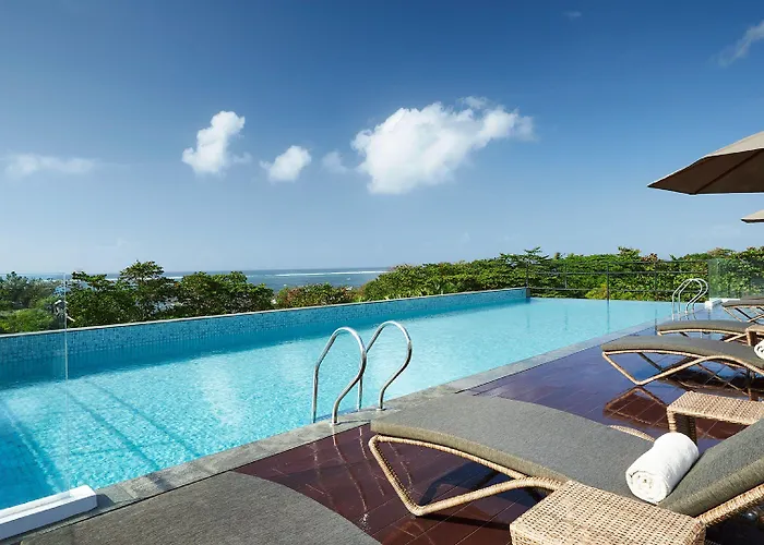 Central hotel: Holiday Inn Bali Sanur By Ihg