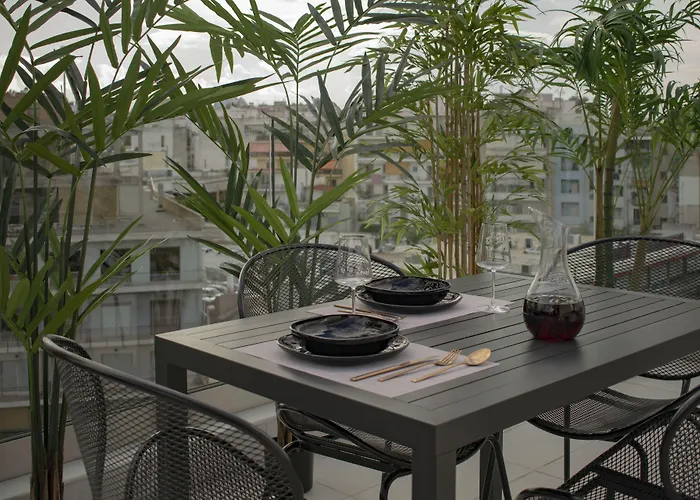 Ping Pong hotel: Filopappou Hill Suites By Athens Stay