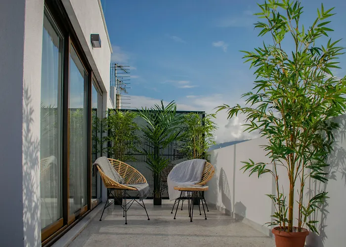 Ping Pong hotel: Filopappou Hill Suites By Athens Stay