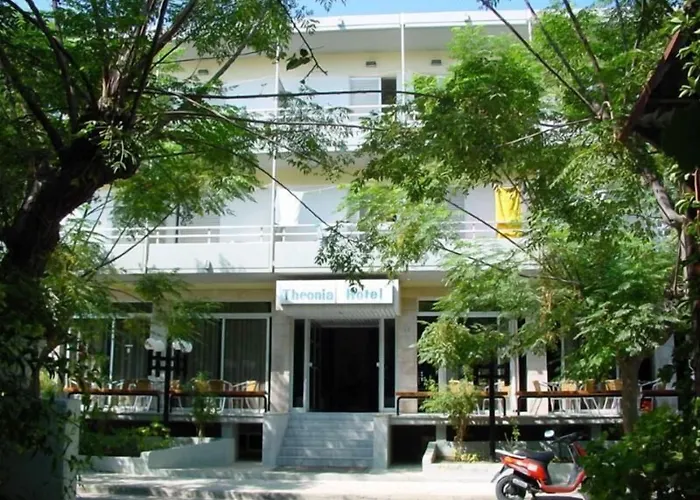 Hotel met zwembad: Theonia Hotel