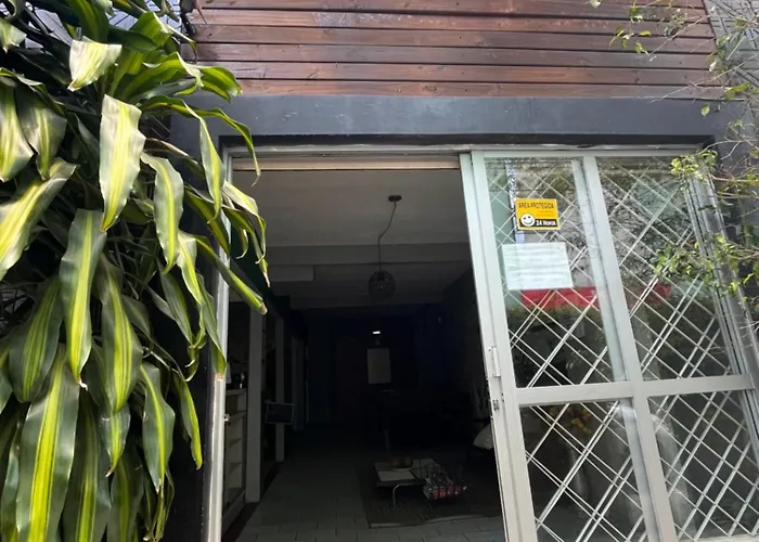 BC Paradise Hostel&Suítes