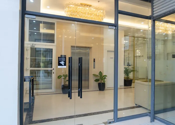 Luxury hotel only: Hampton Suites