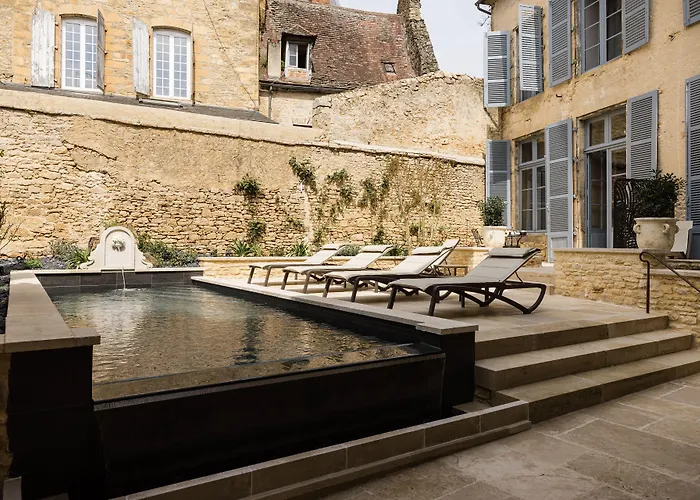  Le Petit Manoir