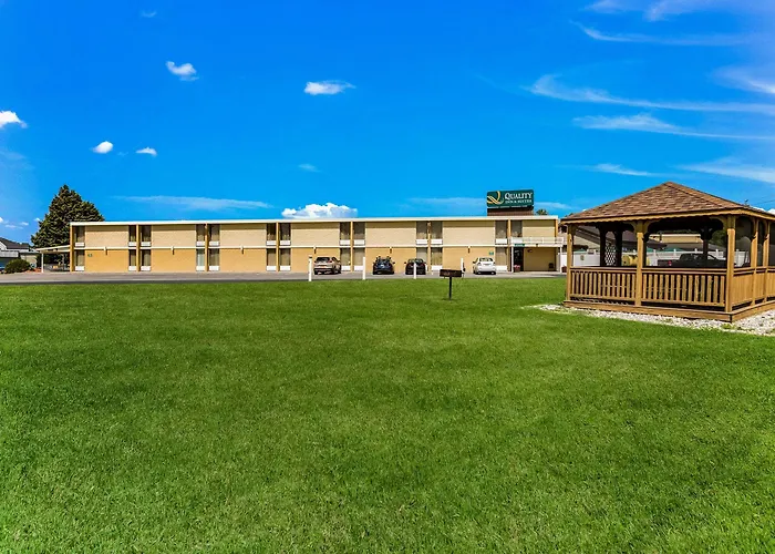 Cheap hotels Quality Inn & Suites Plattsburgh