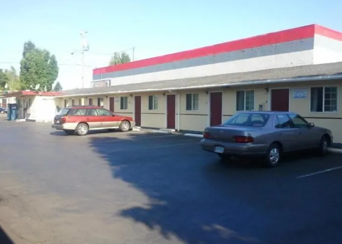 Aaron Motel