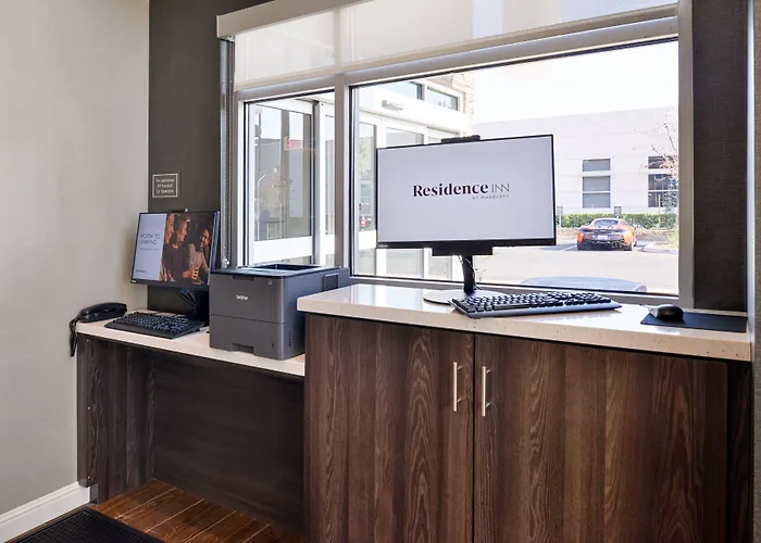 Hotel with view: Residence Inn By Marriott Bakersfield West