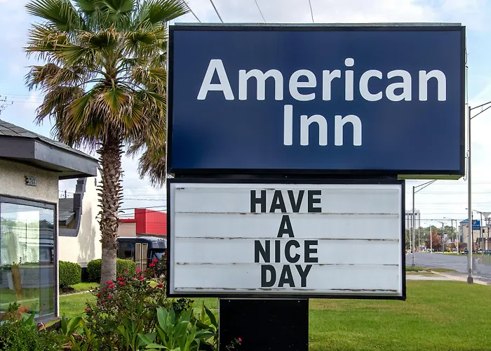 Central hotel: American Inn