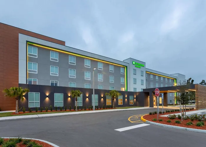 Wyndham Garden Orlando Airport - Free Airport Shuttle - Park N' Fly Available