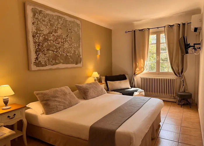Hôtel accueillant les animaux: Logis Hotel le Mas De Cure Bourse