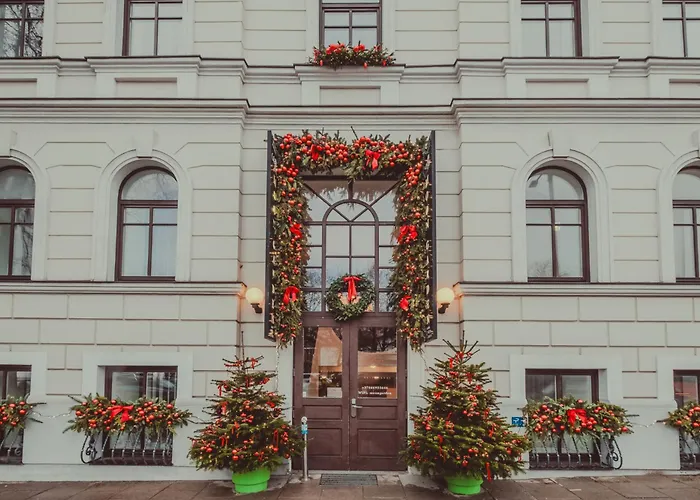 Moon Garden Old Town Hotel