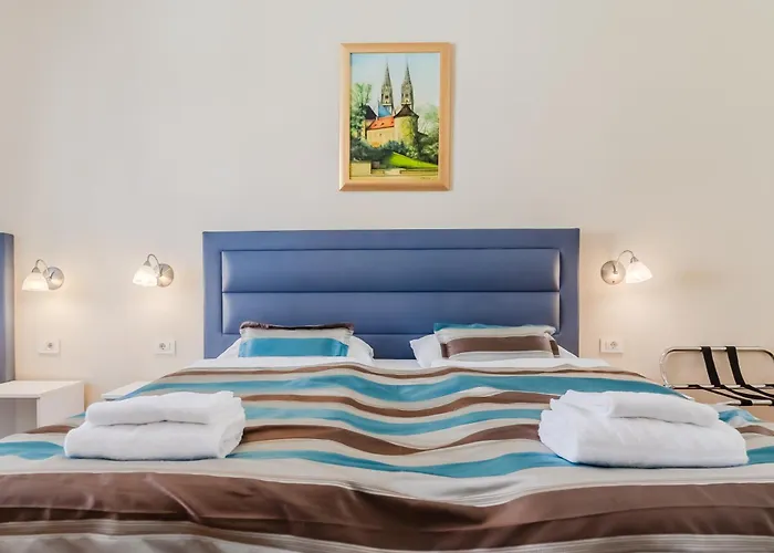 B&B only: Apartments & Rooms Flowers