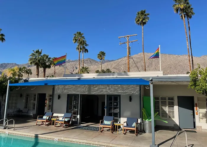 Сity center hotels Desert Paradise - A Men'S Clothing Optional Resort