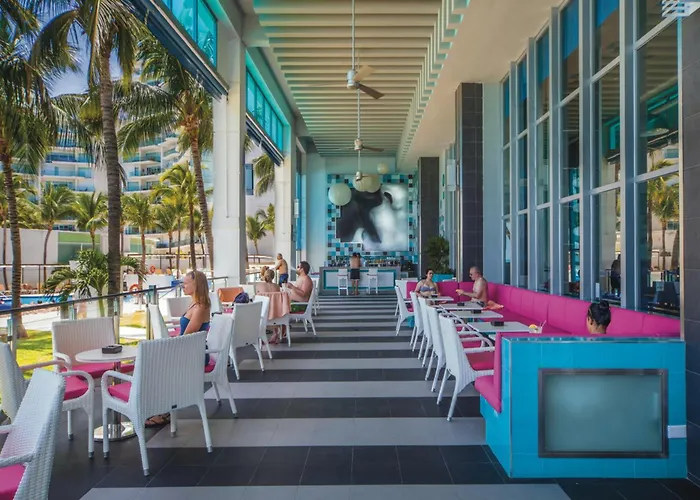 Resort: Riu Cancun (Adults Only)