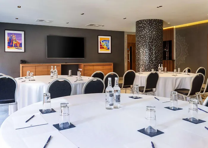 Doubletree By Hilton Belfast City Ten Square