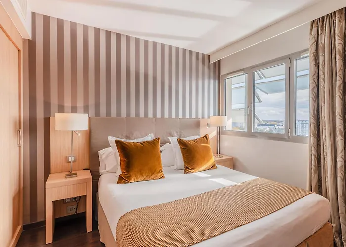 Hôtel de luxe: Residhome Nantes Berges De La Loire