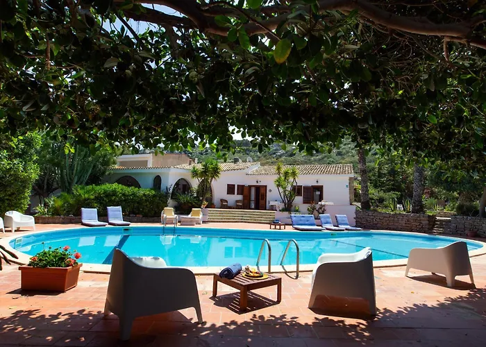 Hotel con piscina: Relais Le Nereidi