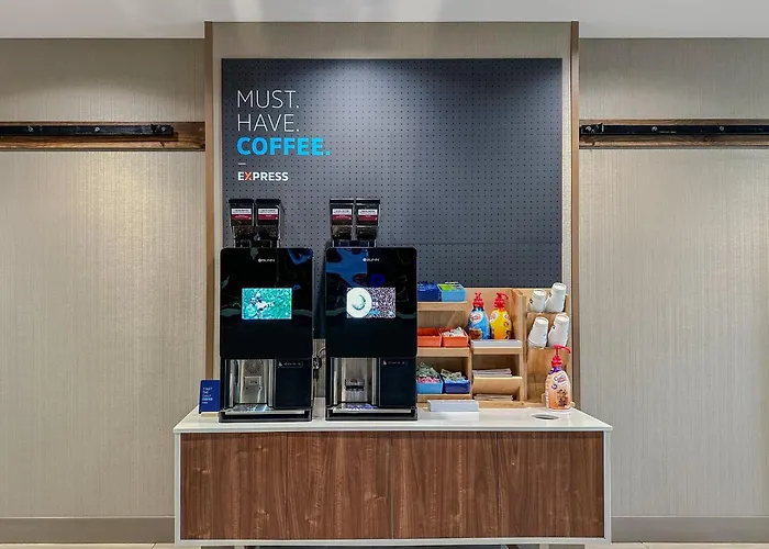 Casino hotel: Holiday Inn Express & Suites Bloomington By Ihg