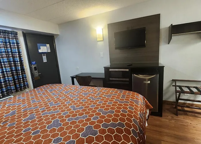 Motel: Americas Best Value Inn And Suites Little Rock