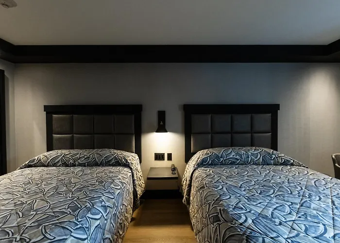 3 star hotel: Hotel Le Chablis Cadillac