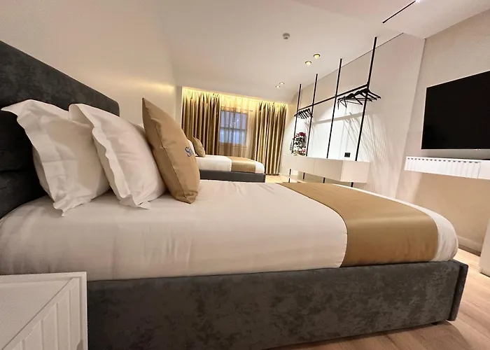 Hotel con tennis: Sky 2 Hotel Tirana