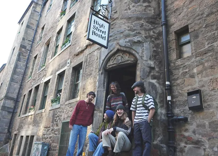 Hotel pres du College: High Street Hostel - Over 18S Only, Backpackers Atmosphere (Adults Only)