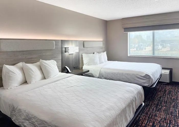 Reston Inn & Suites