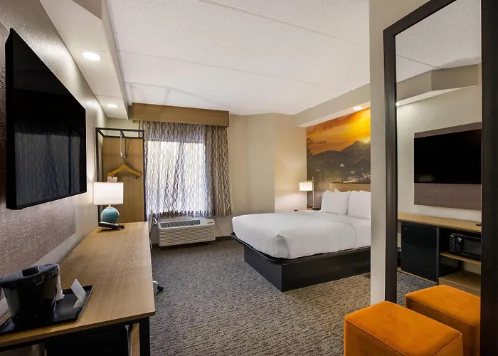Clarion Pointe Sevierville-Pigeon Forge