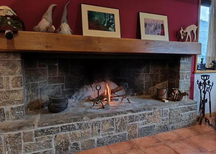 Casa Lola Pirene Chalet 12 Pax Sauna Jacuzzi Piano Vistas