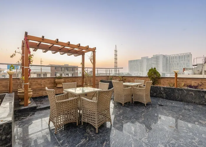 The Global Hotel By Platinum I Near Medanta Hospital I Sector-38 I Gurgaon
