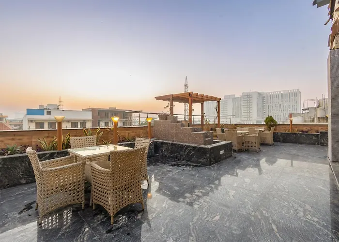 The Global Hotel By Platinum I Near Medanta Hospital I Sector-38 I Gurgaon