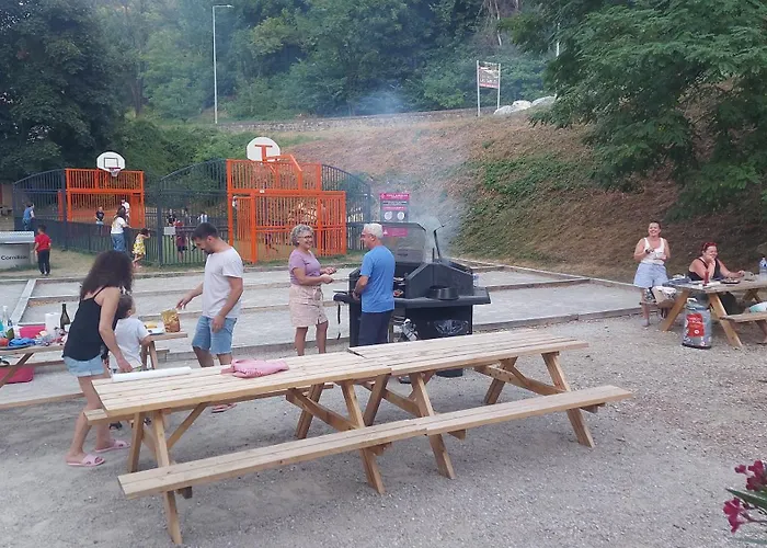 Hotel pres du College: Camping les Sables