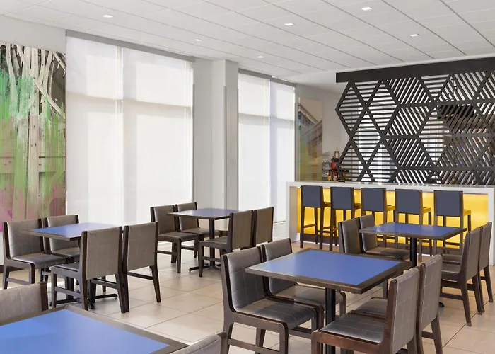 Glo Best Western Nashville Airport