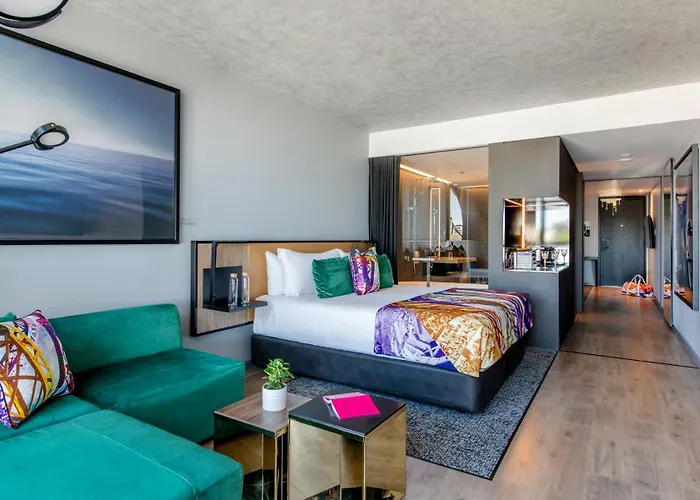 5 star hotels Crystalbrook Vincent