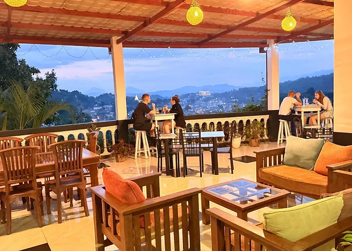 Cheap hotel: Mount Palace