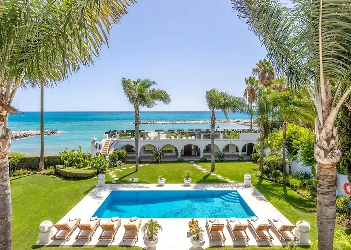 Frontline El Martinete With Picasso Pool