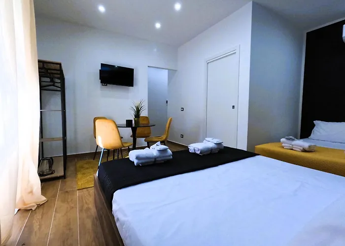 Hotel Ping Pong: BlackWoody Contemporary Rooms - Napoli Centro Storico