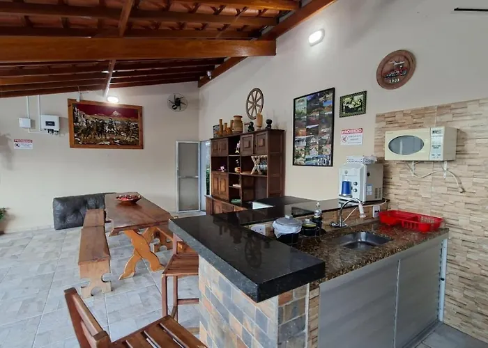 Vila: Chácara Recanto das Pedras para 8 pessoas