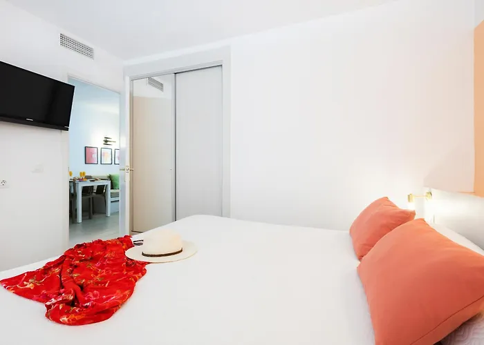 Apartamentos Flor los Almendros