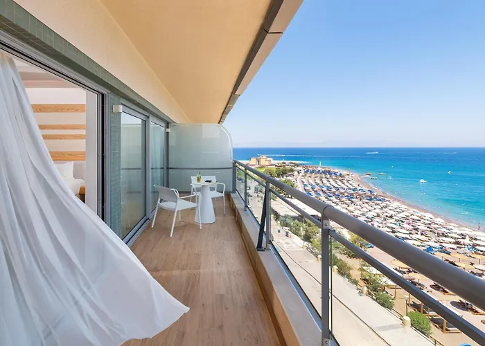 Beach hotel: Mediterranean Hotel