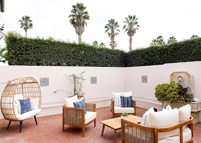 Hotel with view: Hilton Santa Barbara Beachfront Resort