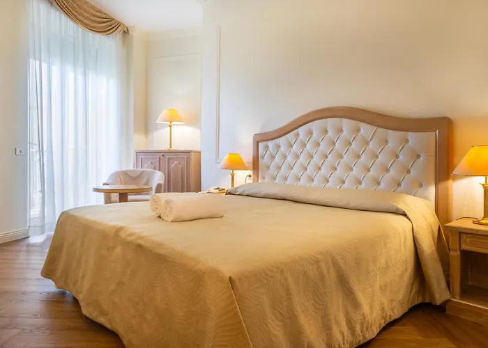 Ping Pong hotel: Hotel Astoria