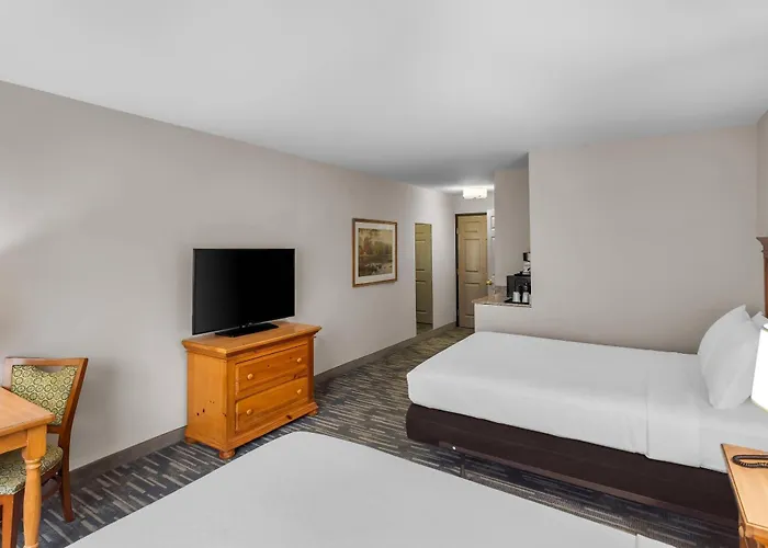 Pet Friendly hotel: Country Inn & Suites By Radisson, Beckley, Wv