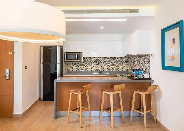 Hotel pres du College: The Fives Beach Hotel & Residences - All Senses Inclusive