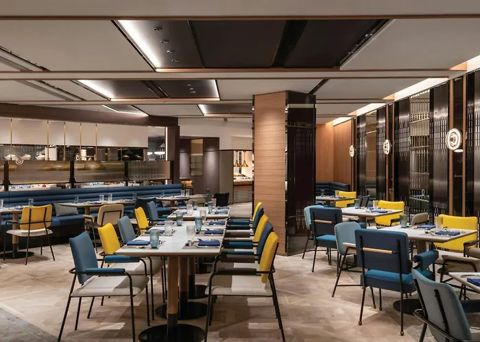 Hotels with tennis Renaissance Hong Kong Harbour View