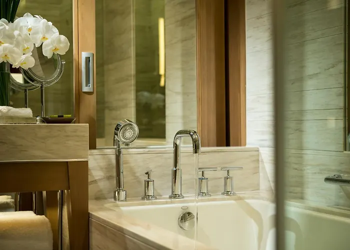 Romantic hotel: Intercontinental Nha Trang By Ihg