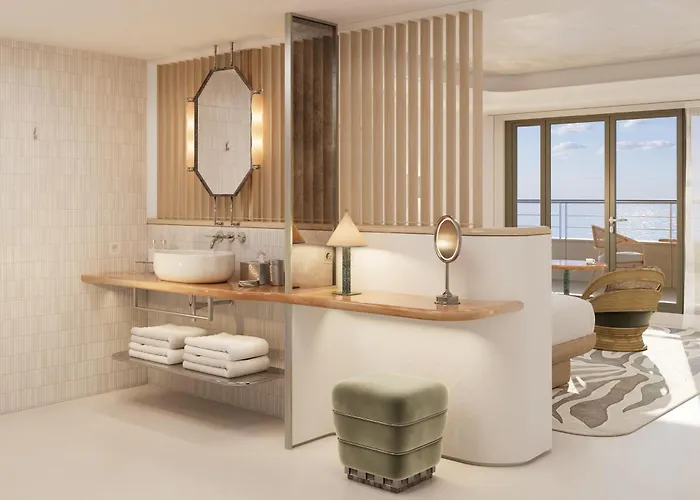 Luxury hotel only: Hyatt Regency Nice Palais De La Mediterranee
