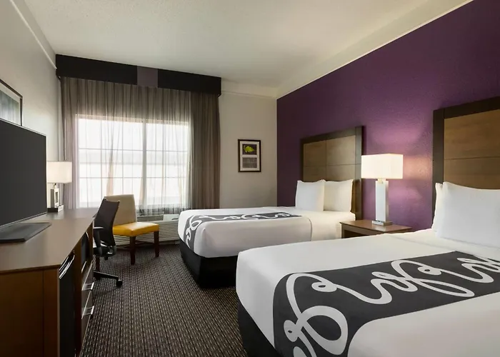 La Quinta By Wyndham Arlington North 6 Flags Dr