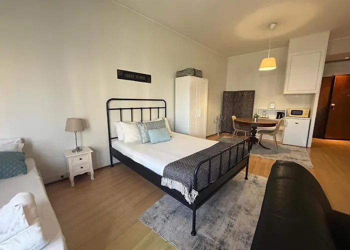 Oporto Trindade Residence